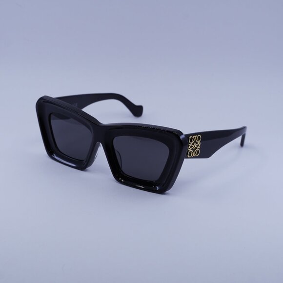 Loewe LW40145F 01A Sunglasses Shiny Black Cat Eye Frame, Smoke Lenses - Picture 1 of 10